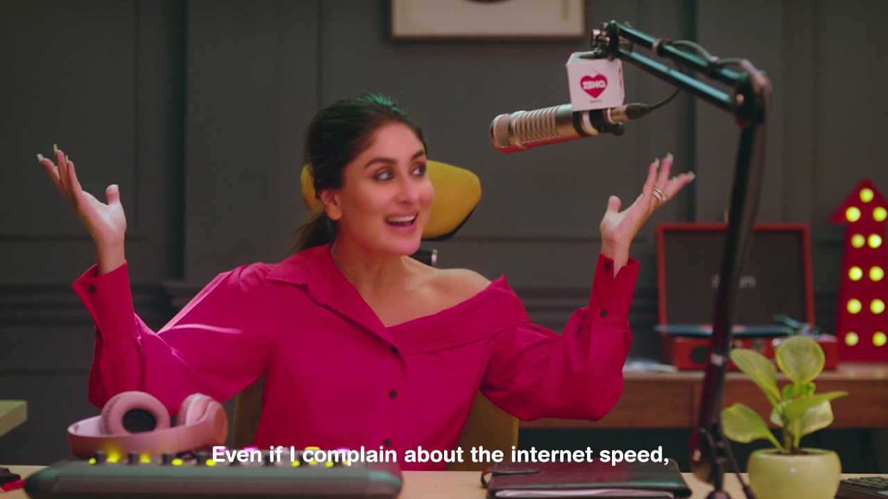 Kareena Kapoor AS RJ On 104.8 Ishq FM