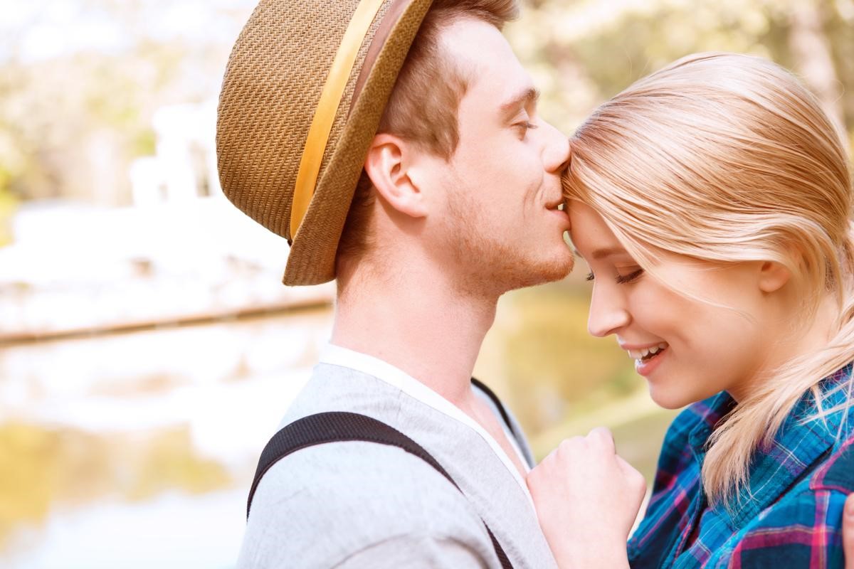 This kiss shows admiration