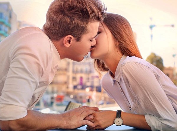 Kissing is a way to console effectively